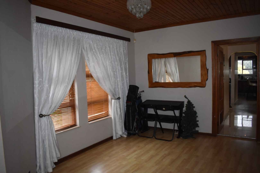 4 Bedroom Property for Sale in Beacon Bay Eastern Cape